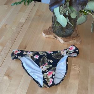 ✨3/$25 PINK bikini bottoms